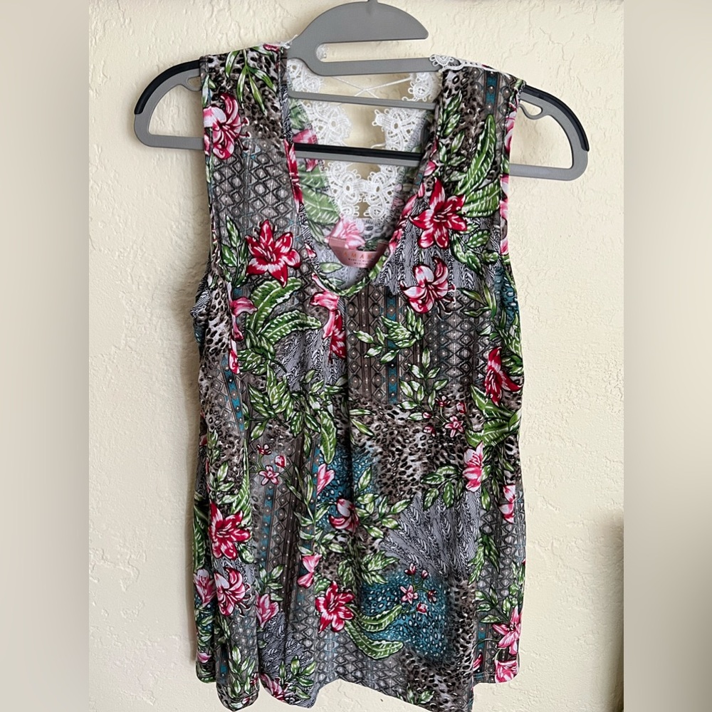 Gorgeous Sleeveless sweet top